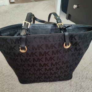 Michael Kors Jet Set Grab Bag